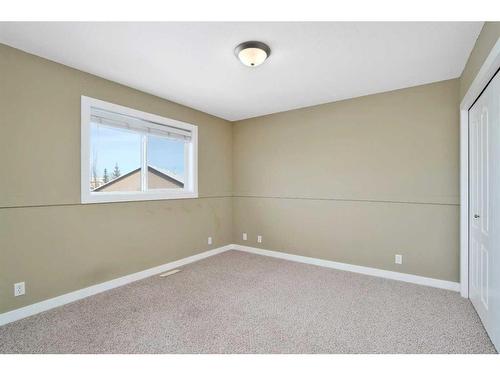 846 800 Ramage Close, Red Deer, AB - Indoor Photo Showing Other Room