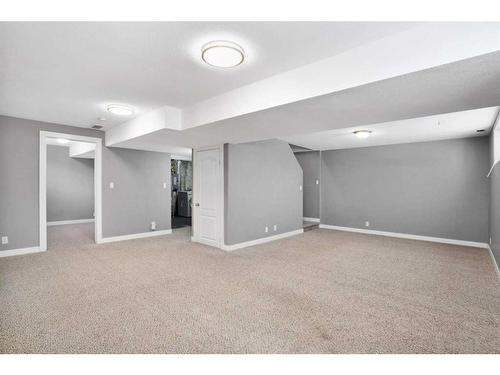 846 800 Ramage Close, Red Deer, AB - Indoor Photo Showing Other Room