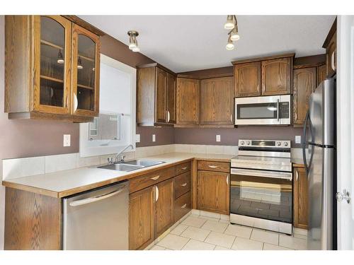 846 800 Ramage Close, Red Deer, AB - Indoor Photo Showing Kitchen With Stainless Steel Kitchen With Double Sink