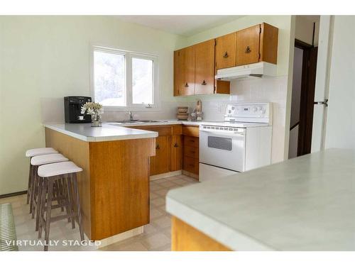 4609 54 Avenue, Rimbey, AB - Indoor Photo Showing Kitchen