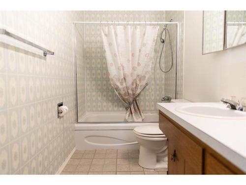 4609 54 Avenue, Rimbey, AB - Indoor Photo Showing Bathroom