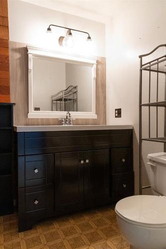 4609 54 Avenue, Rimbey, AB - Indoor Photo Showing Bathroom