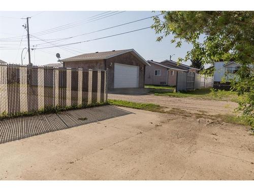 4609 54 Avenue, Rimbey, AB - Outdoor With Exterior