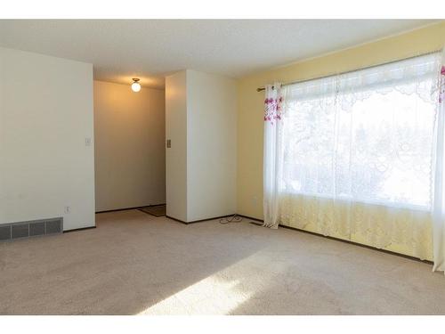 4609 54 Avenue, Rimbey, AB - Indoor Photo Showing Other Room