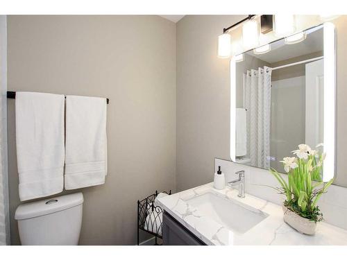 78 Kilburn Crescent, Red Deer, AB - Indoor Photo Showing Bathroom