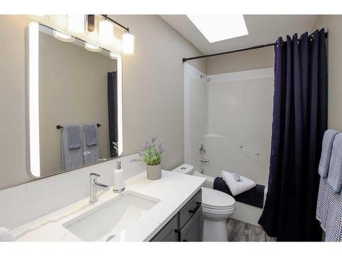 78 Kilburn Crescent, Red Deer, AB - Indoor Photo Showing Bathroom