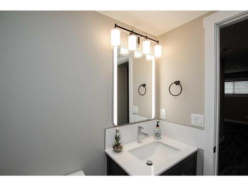 78 Kilburn Crescent, Red Deer, AB - Indoor Photo Showing Bathroom