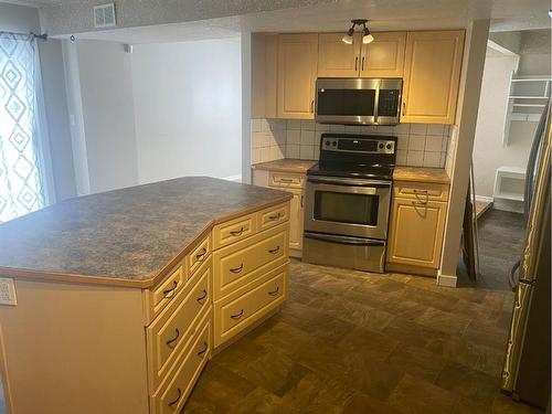 6608 44B Avenue, Camrose, AB - Indoor Photo Showing Kitchen