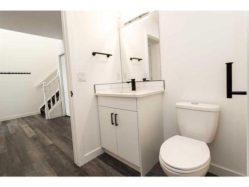 37 Ogilvie Close, Red Deer, AB - Indoor Photo Showing Bathroom