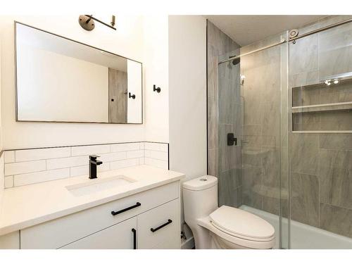 37 Ogilvie Close, Red Deer, AB - Indoor Photo Showing Bathroom