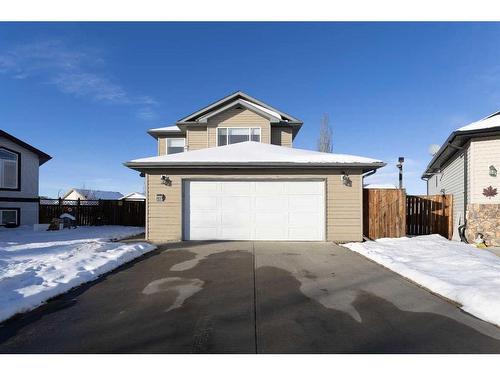 37 Ogilvie Close, Red Deer, AB - Outdoor