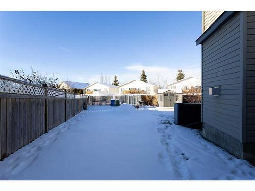 37 Ogilvie Close, Red Deer, AB - Outdoor