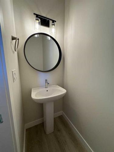 53 Emmett Crescent, Red Deer, AB - Indoor Photo Showing Bathroom