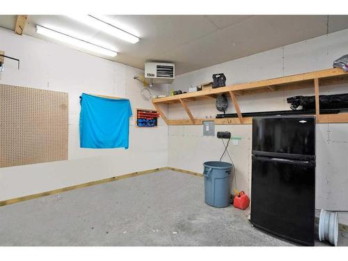 49 Aztec Crescent, Blackfalds, AB - Indoor Photo Showing Other Room