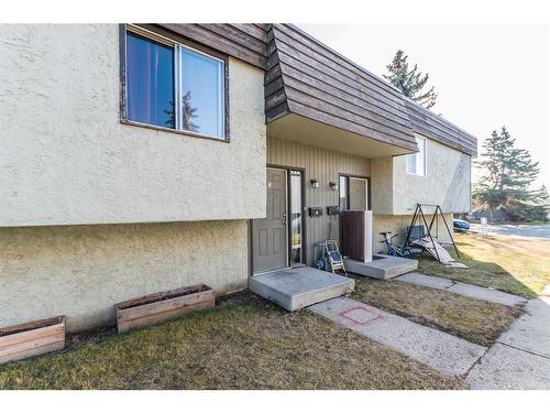 96 Oak Street, Red Deer, AB - Outdoor