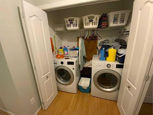 231 3 Avenue Ne, Three Hills, AB - Indoor Photo Showing Laundry Room