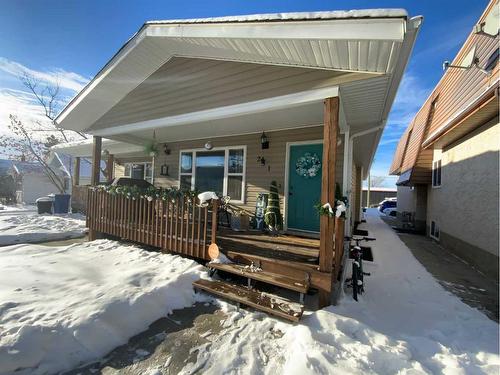 231 3 Avenue Ne, Three Hills, AB - Outdoor With Deck Patio Veranda