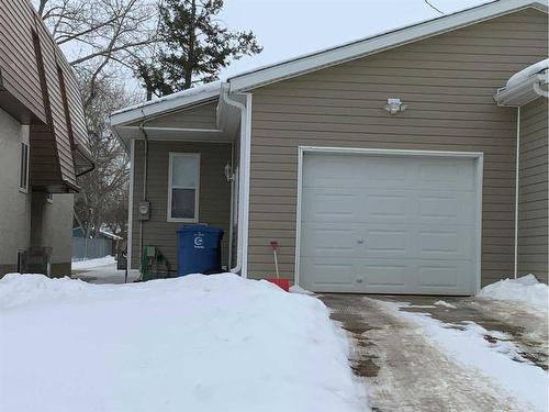 231 3 Avenue Ne, Three Hills, AB - Outdoor