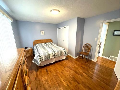 7104 43 Avenue, Camrose, AB - Indoor Photo Showing Bedroom