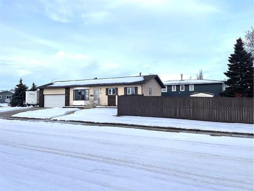 7104 43 Avenue, Camrose, AB - Outdoor