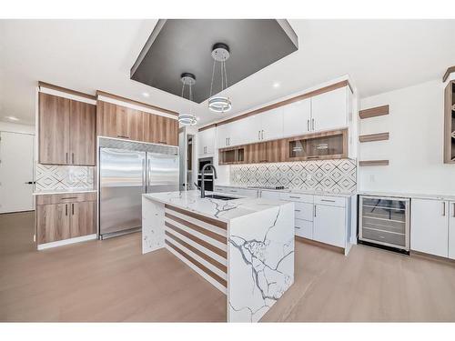 2756 1 Avenue Sw, Edmonton, AB - Indoor Photo Showing Kitchen