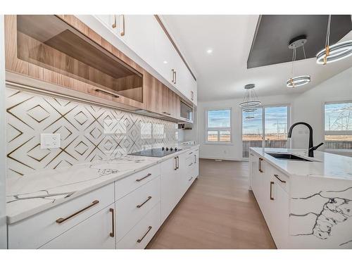 2756 1 Avenue Sw, Edmonton, AB - Indoor Photo Showing Kitchen With Upgraded Kitchen