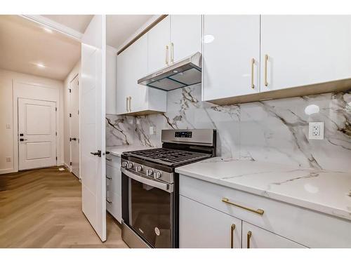 5267 Kimball Crescent, Edmonton, AB - Indoor Photo Showing Kitchen