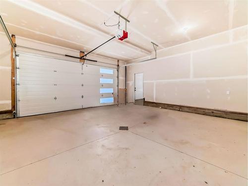 5267 Kimball Crescent, Edmonton, AB - Indoor Photo Showing Garage