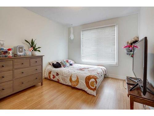 6312 50A Street Close, Ponoka, AB - Indoor Photo Showing Bedroom