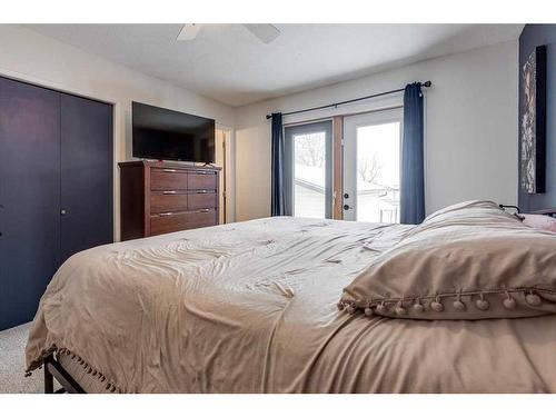 6312 50A Street Close, Ponoka, AB - Indoor Photo Showing Bedroom