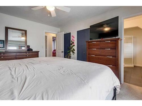 6312 50A Street Close, Ponoka, AB - Indoor Photo Showing Bedroom