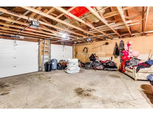 6312 50A Street Close, Ponoka, AB - Indoor Photo Showing Garage