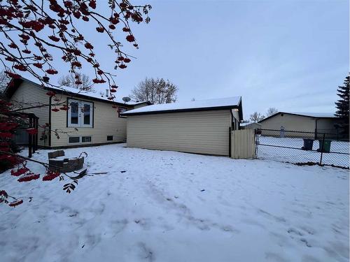 6312 50A Street Close, Ponoka, AB - Outdoor With Exterior