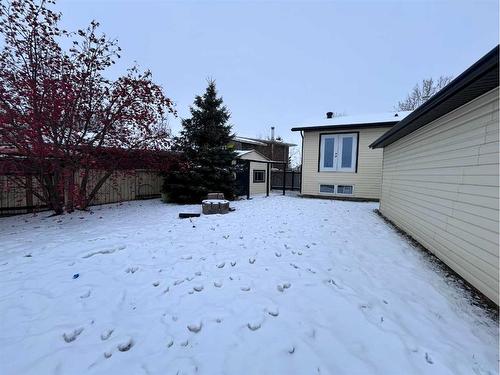 6312 50A Street Close, Ponoka, AB - Outdoor