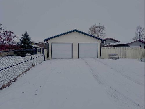 6312 50A Street Close, Ponoka, AB - Outdoor With Exterior