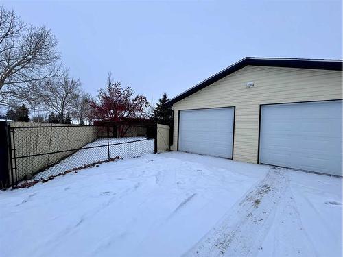 6312 50A Street Close, Ponoka, AB - Outdoor With Exterior