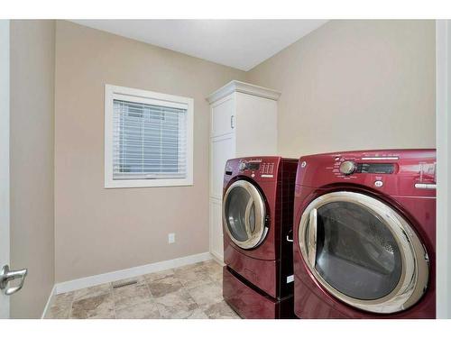 2 Garrison Place, Red Deer, AB - Indoor Photo Showing Laundry Room