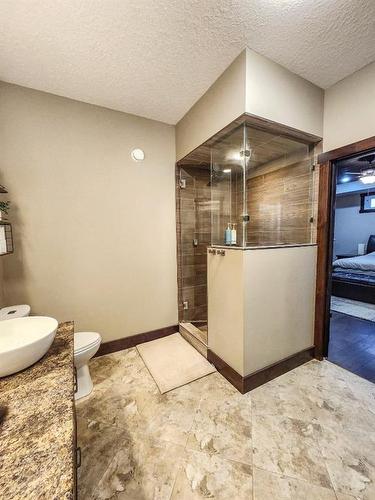 21364 Township Road 434, Rural Camrose County, AB - Indoor Photo Showing Bathroom