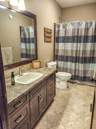 21364 Township Road 434, Rural Camrose County, AB - Indoor Photo Showing Bathroom