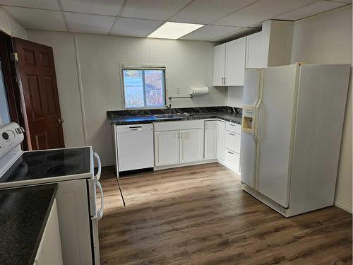 37 Prospect Avenue, Erskine, AB - Indoor Photo Showing Laundry Room