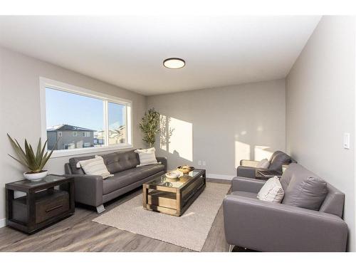 34 Thayer Close, Red Deer, AB - Indoor Photo Showing Living Room