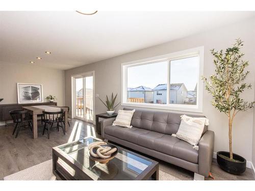 34 Thayer Close, Red Deer, AB - Indoor Photo Showing Living Room