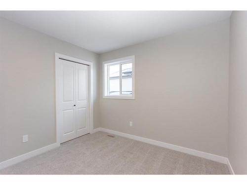 34 Thayer Close, Red Deer, AB - Indoor Photo Showing Other Room