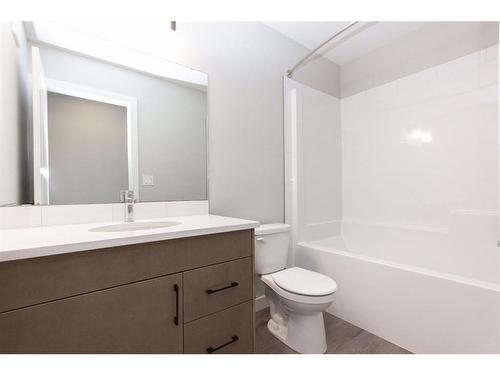 34 Thayer Close, Red Deer, AB - Indoor Photo Showing Bathroom