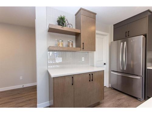 34 Thayer Close, Red Deer, AB - Indoor Photo Showing Kitchen