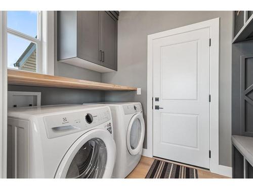 6 Aura Drive, Blackfalds, AB - Indoor Photo Showing Laundry Room