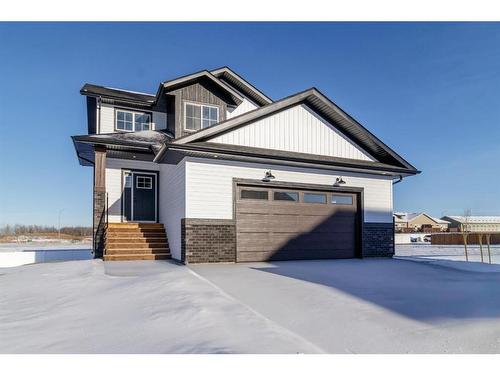 6 Aura Drive, Blackfalds, AB - Outdoor With Facade