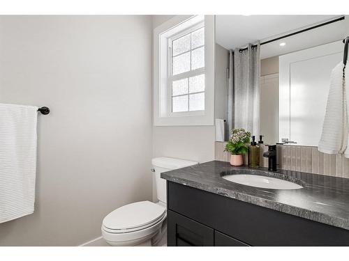 6 Aura Drive, Blackfalds, AB - Indoor Photo Showing Bathroom