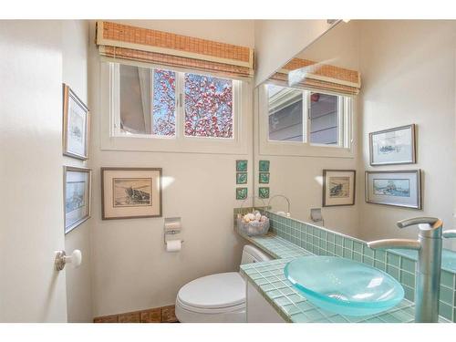 27 Selkirk Boulevard, Red Deer, AB - Indoor Photo Showing Bathroom