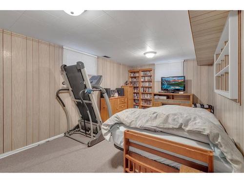 5620 50 Avenue, Innisfail, AB - Indoor Photo Showing Other Room